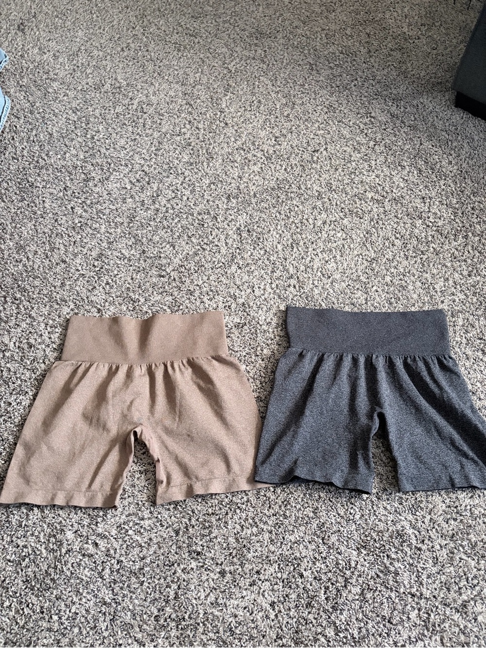Seamless High-Waist Athletic Shorts - Tan and Charcoal